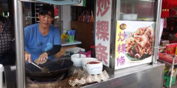 the 11 best street foods in singapore